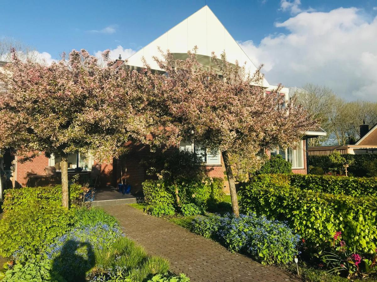 Gastenverblijf Villa Buitenplaats Wergea Contactloos Inchecken Naarderburen Extérieur photo