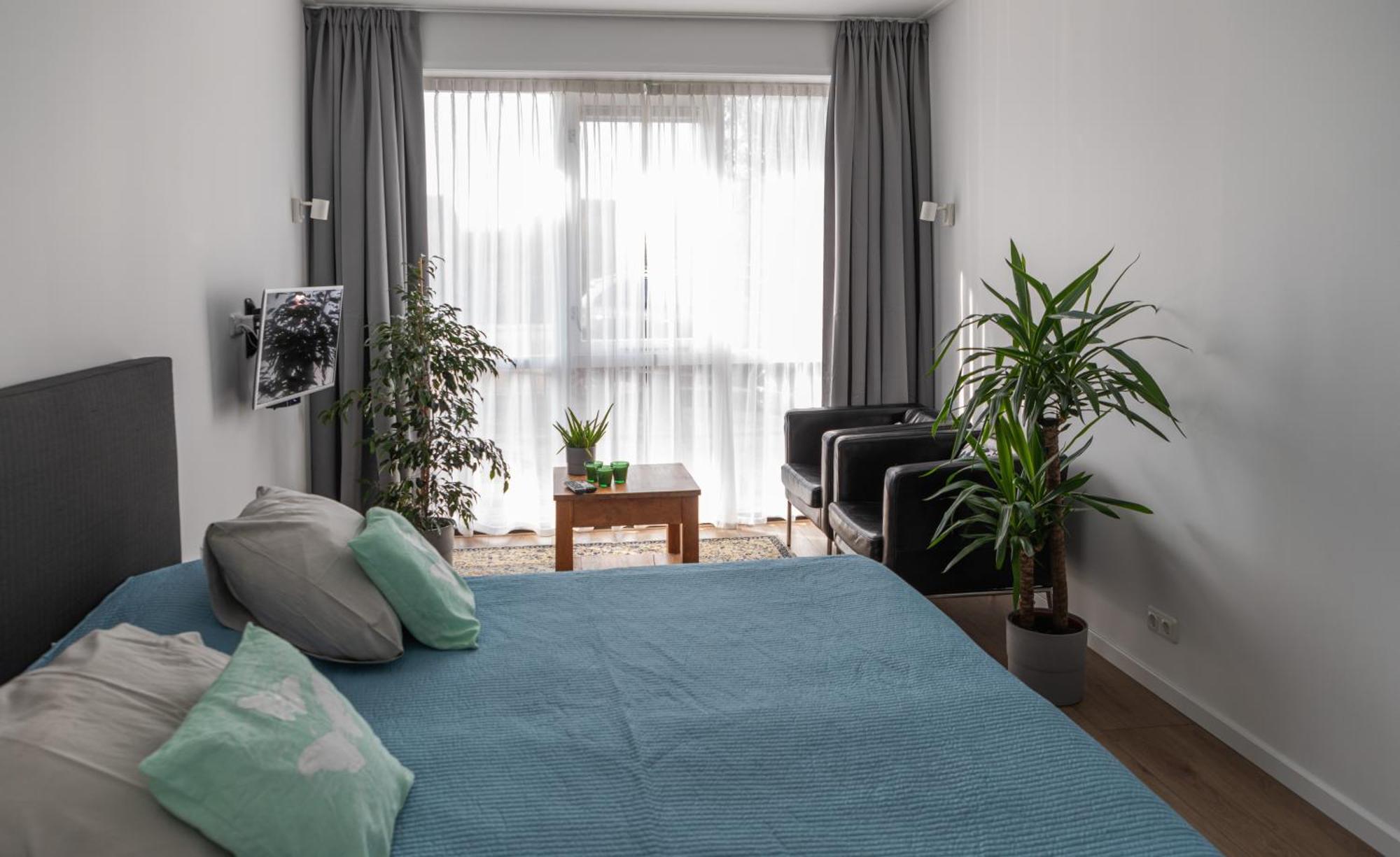 Gastenverblijf Villa Buitenplaats Wergea Contactloos Inchecken Naarderburen Extérieur photo