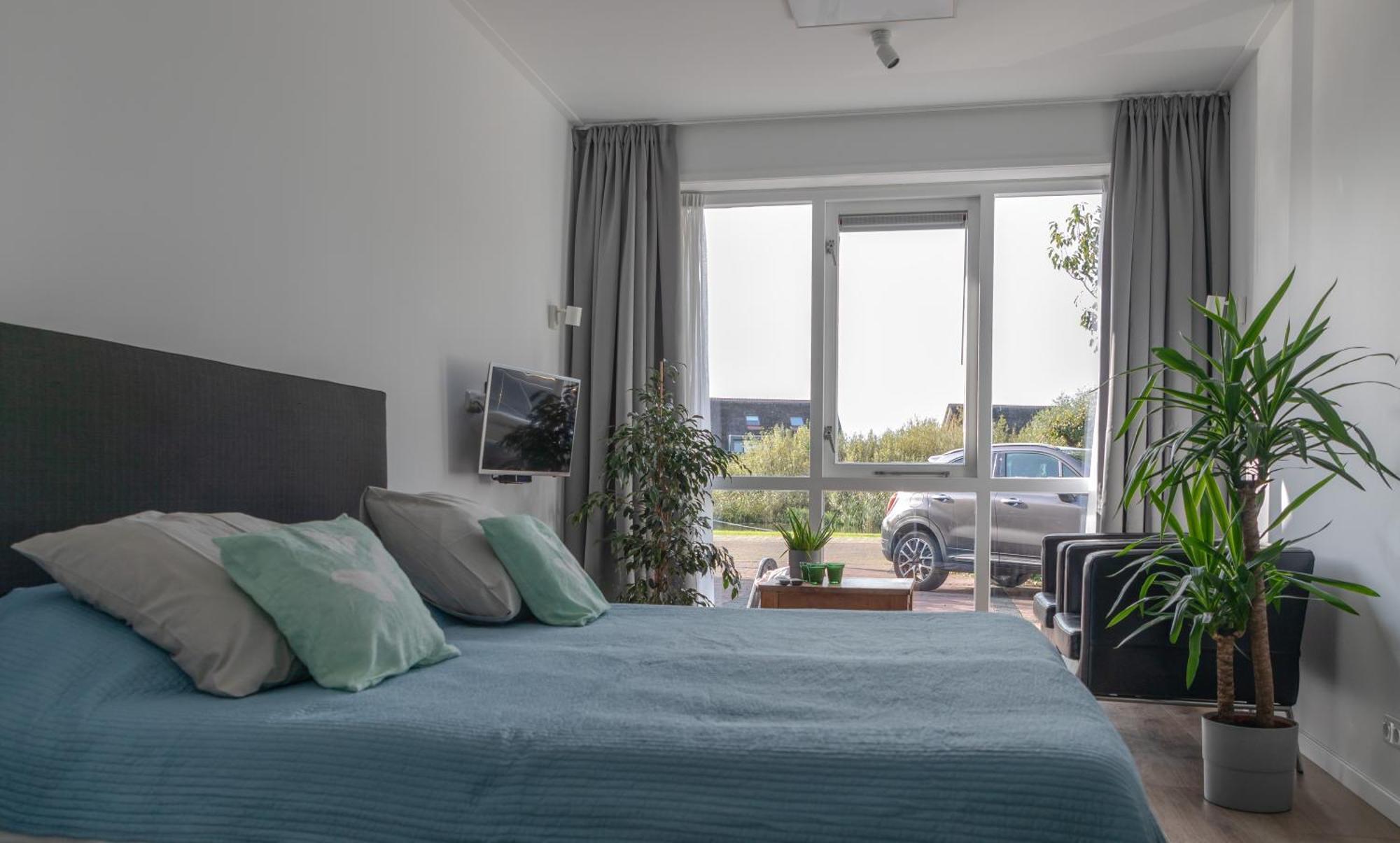 Gastenverblijf Villa Buitenplaats Wergea Contactloos Inchecken Naarderburen Extérieur photo