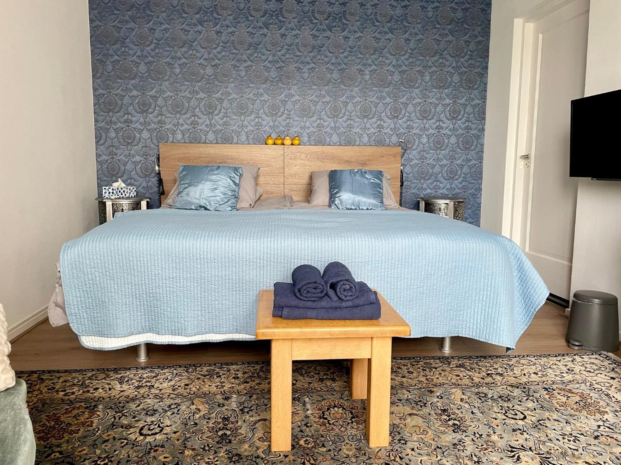 Gastenverblijf Villa Buitenplaats Wergea Contactloos Inchecken Naarderburen Extérieur photo